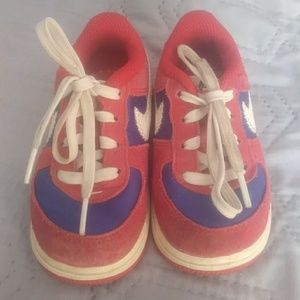 Vintage retro Nikes